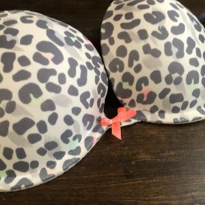 VICTORIA’S SECRET Stylish Leopard Print Bra 32D